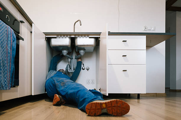 Professional Emergency Plumber technician working in Winston, OR